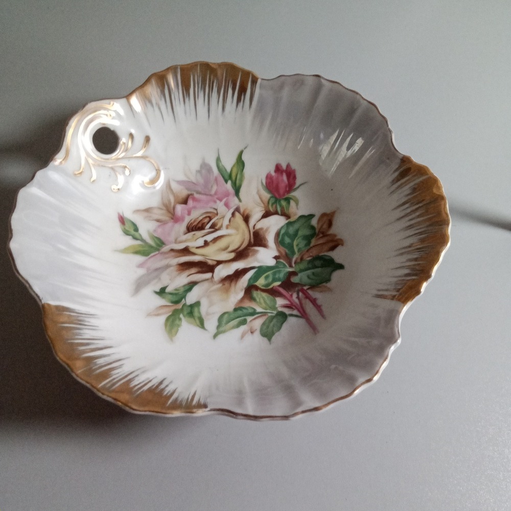 Vintage Porcelain Scalloped Rose Bowl Gold Trim Pierced Handle Floral 8 Inch